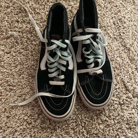 High tops - Picture 2 of 2